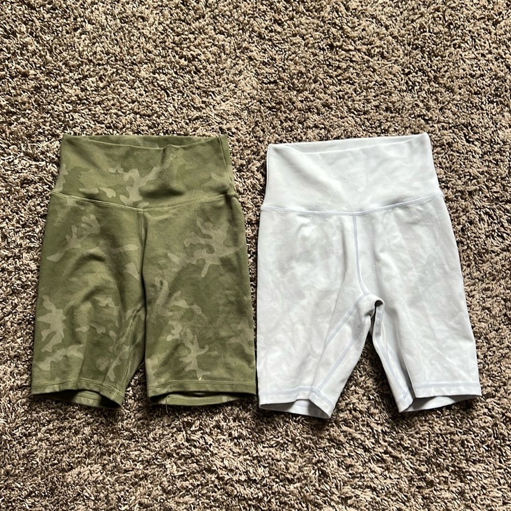 Ptula Camo Shorts - Green & White
